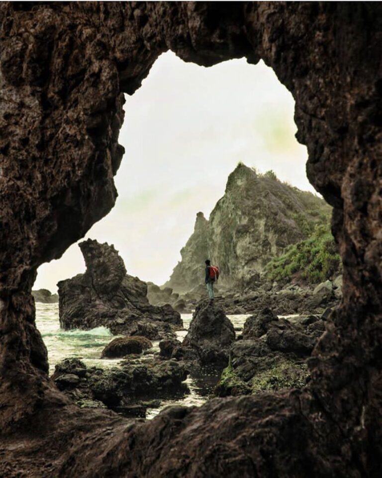 #explorejogja photo today by  taken at Pantai Watu Lumbung, Gunungkidul....
