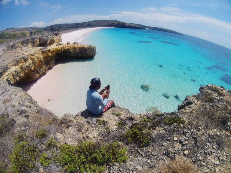 #explorebima Photo today by  taken at Pink Beach

#exploreindonesia...