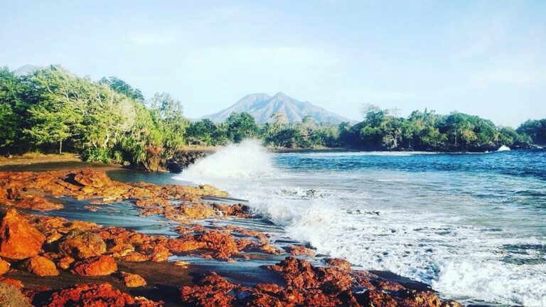 #explorealor Photo today by  Taken around at Pantai Puntaro - Pasir 3 Warna, Pan...