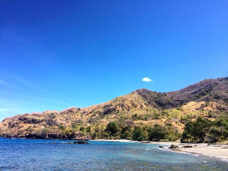 #explorealor Photo today by  Taken around at Pantai Kemenimi, Desa Langkuru, Alo...