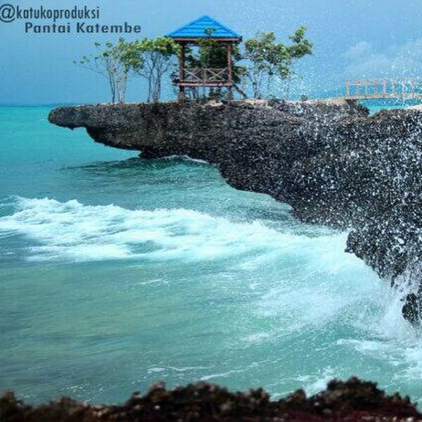Photo by  taken at pantai Katembe, Baubau, Sulawesi Tenggara. #explorebaubau #tr...