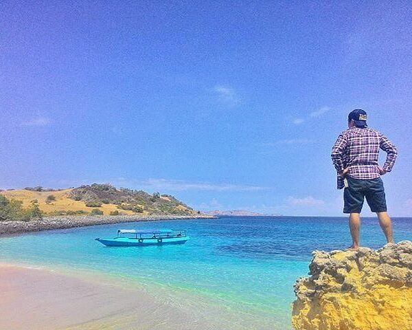 #explorebima Photo today by  taken at Toro Maria Beach Sape
#exploreindonesia...