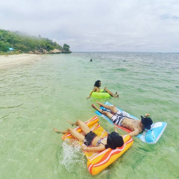 #explorebima Photo today by  taken at Santigi Beach Sape
#exploreindonesia...