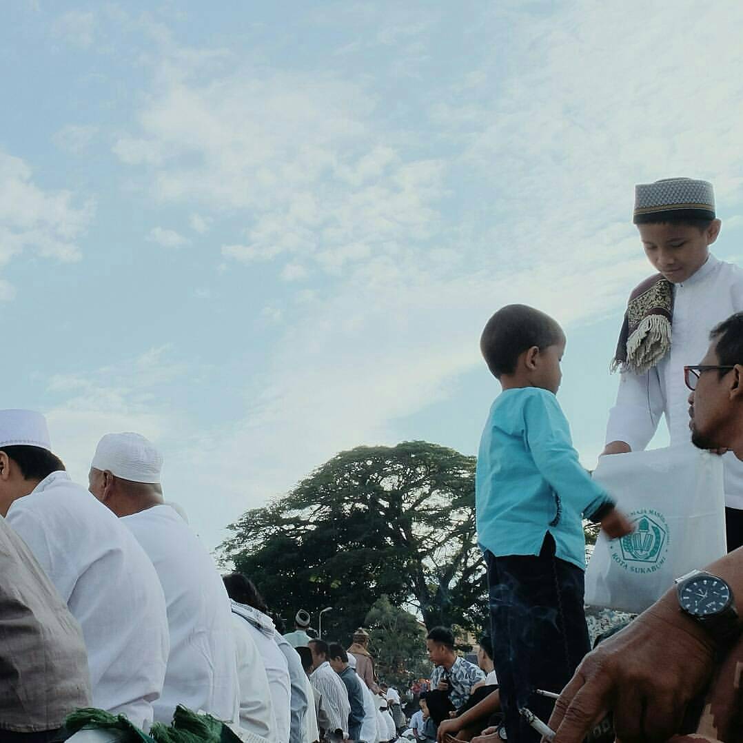 Jelajah Wisata Sukabumi - Eid Mubarak! Yuk, Temukan Keindahan Alamnya! 1603218257 100 Jelajah Wisata Sukabumi Eid Mubarak Yuk jelajah tempat wisata - Jelajah Wisata Sukabumi - Eid Mubarak! Yuk, Temukan Keindahan Alamnya!