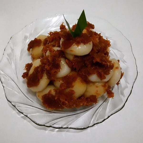 #explorebima_culinary Photo today by  
Kapore

Jajanan khas Bima yang terbuat be...