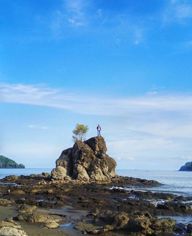 #explorebima Photo today by  taken at Nggelu Beach Lambu Sape
#exploreindonesia...