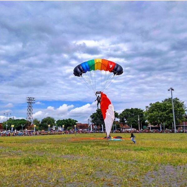 #explorejogja photo today by  taken at Alun-a Utara Yogyakarta, Covering Jogja I...