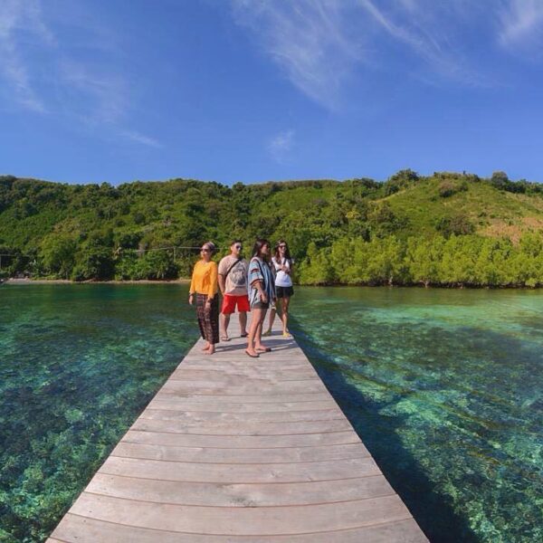 #explorealor Photo today by  Taken around at Pantai Wolwal, Alor, Nusa Tenggara ...