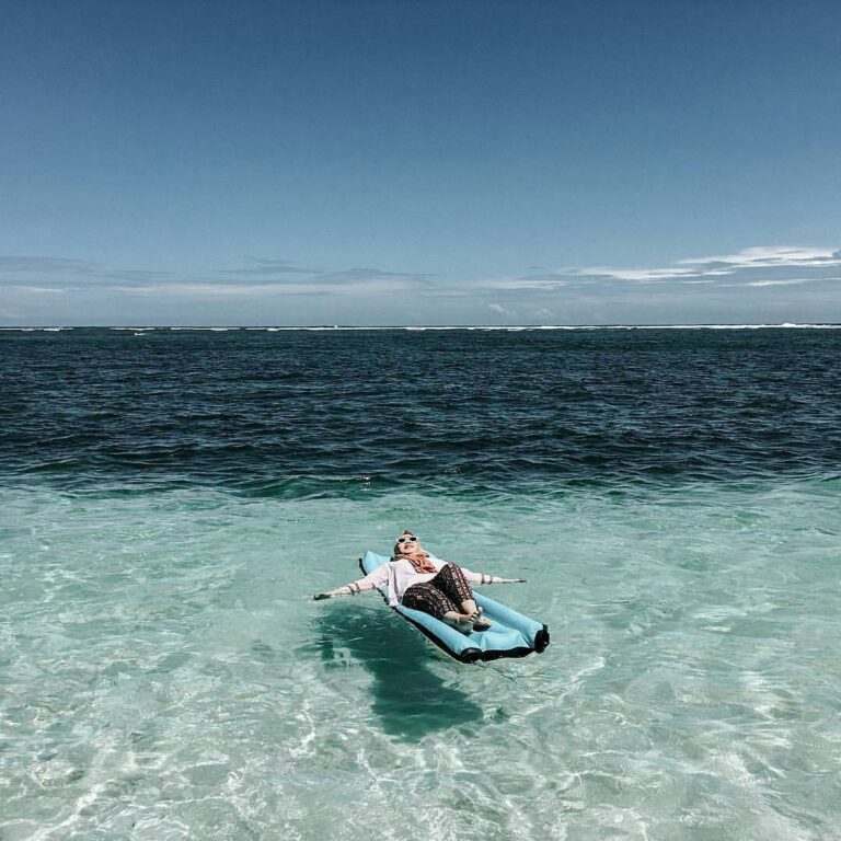 #exploresukabumi photo by  taken at Pantai Ujung Genteng, #CiletuhPalabuhanratuG...
