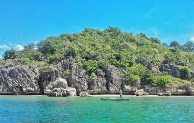 #explorebima Photo today by  taken at Bajo Pulo Beach Sape
#exploreindonesia...