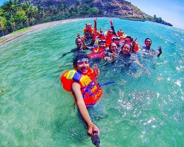 #explorebima Photo today by  taken at Oi Fanda Beach Ambalawi Wera
#exploreindon...