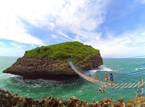 Pantai Pulau Kalong
