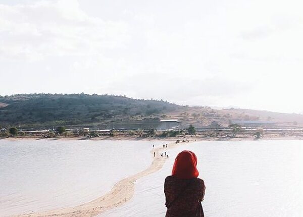 #explorebima Photo today by  taken at Lariti Beach Sape
#exploreindonesia...
