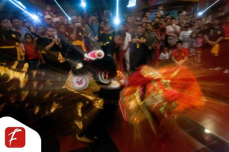 #exploresukabumi photo of barongsai attraction taken by  on Lunar New Year's Eve...
