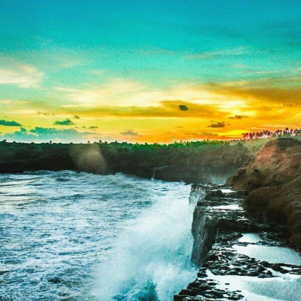#exploresukabumi photo by  taken at Pantai Karang Bolong, #Surade...
