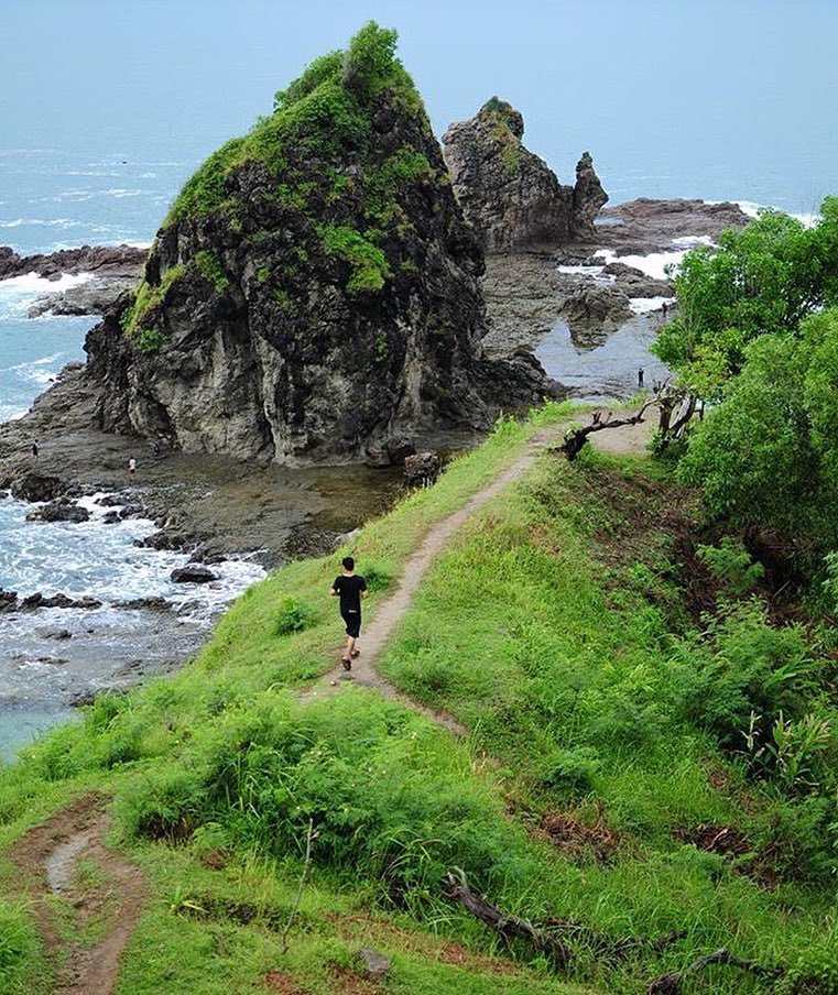 #explorejogja photo today by  taken at Pantai Watu Lumbung, Gunungkidul....