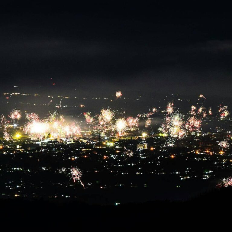#exploresukabumi NYE photo by  taken at Bukit Karang Numpang, #GunungGuruh...
