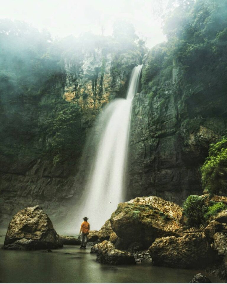 #exploresukabumi photo by  taken at Curug Cimarinjung, #ciletuhpalabuhanratugeop...