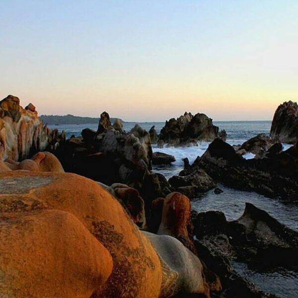 #exploresukabumi photo of Batu Naga by  taken at #CiletuhPalabuhanratuGeopark...