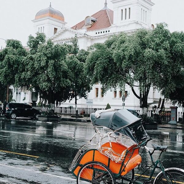 #explorejogja photo today by  taken at 0 KM, Malioboro....