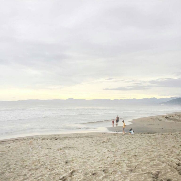 #exploresukabumi photo by  taken at Pantai #Palabuhanratu...