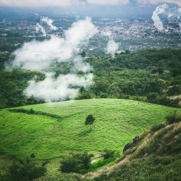 #exploresukabumi photo by  taken at Bukit Karang Numpang, #GunungGuruh...