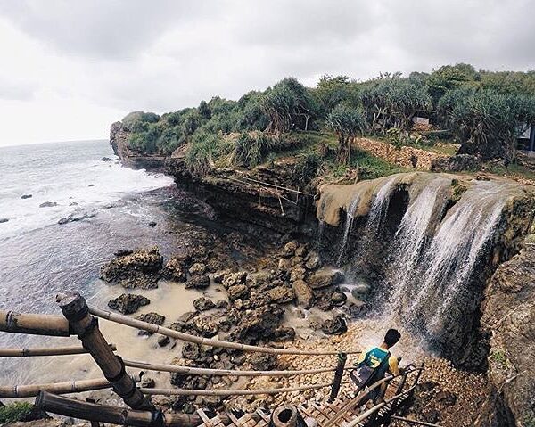 #explorejogja photo today by  taken at Pantai Jogan, Gunungkidul....