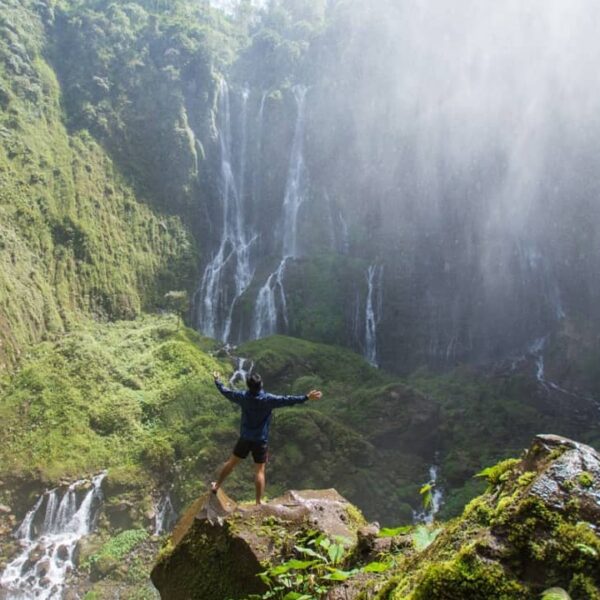 Air Terjun Tumpak Sewu, ‘Niagara’-nya Indonesia. Dengan tinggi air berkisar 120 ...