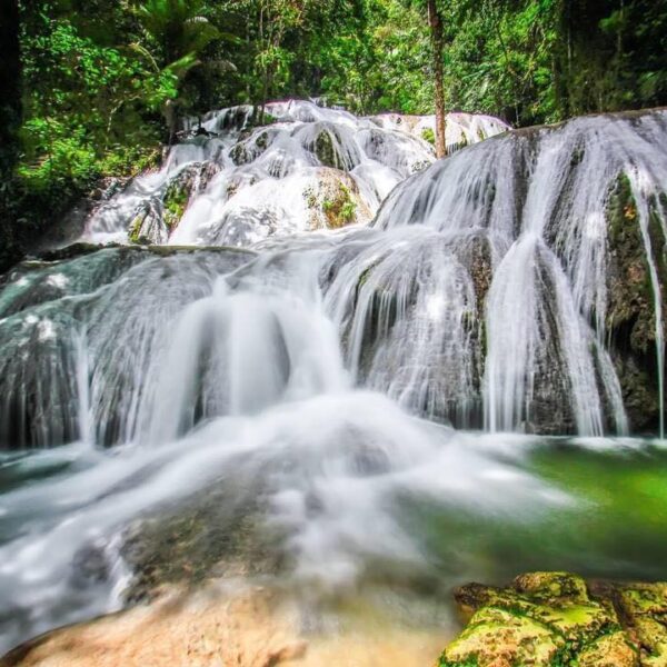 Air terjun Saluopa, salah satu objek wisata yang terletak di wilayah kabupaten P...