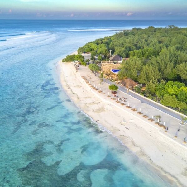 Apa yang jadi daya tarik di Gili Trawangan? Tentunya pemandangan alamnya yang ca...