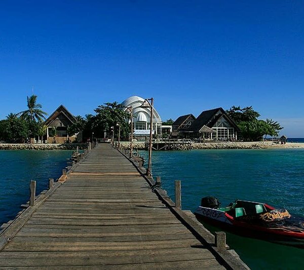 Bagi warga Jakarta, gak perlu jauh-jauh ke Lombok atau Bali kalau mau nyari pant...