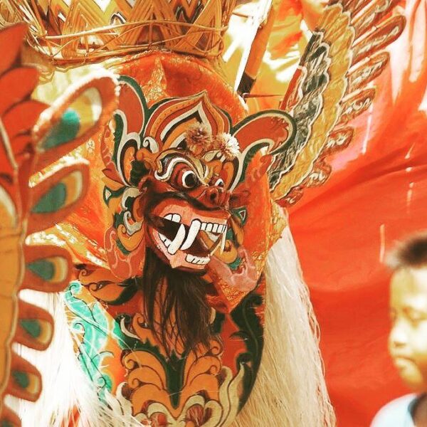 Barong Kemiren atau di sebut juga Barong Banyuwangi adalah kesenian kuno asal Ba...