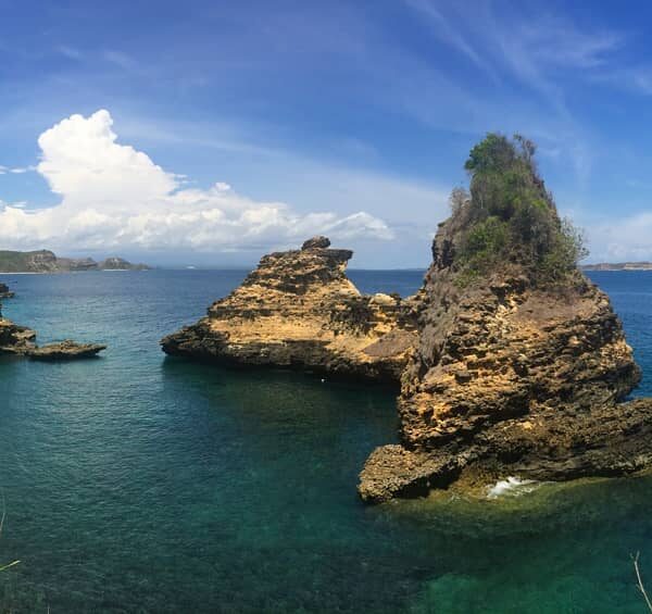 Berlibur ke Lombok, kalian wajib kesini Sobat!
.
Pantai Goang Sari yang berada d...