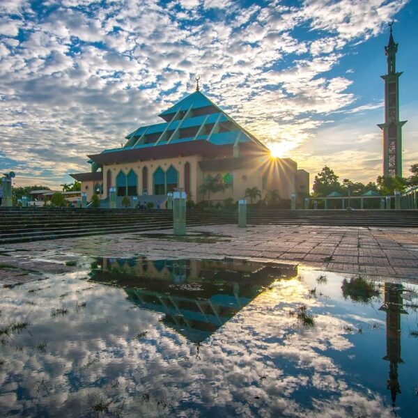 Bulan puasa ini, kamu sering nyari takjil gratis ke mana? Pasti masjid jadi sasa...