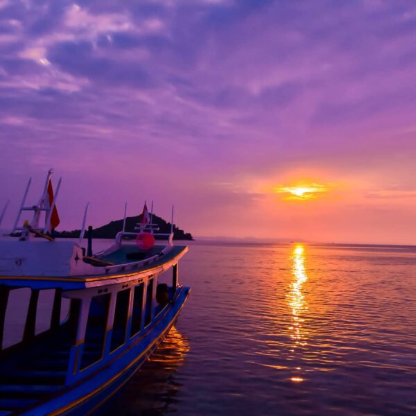Butuh weekend getaway? Kamu harus coba ke Pulau Pahawang. Pulau ini terletak di ...