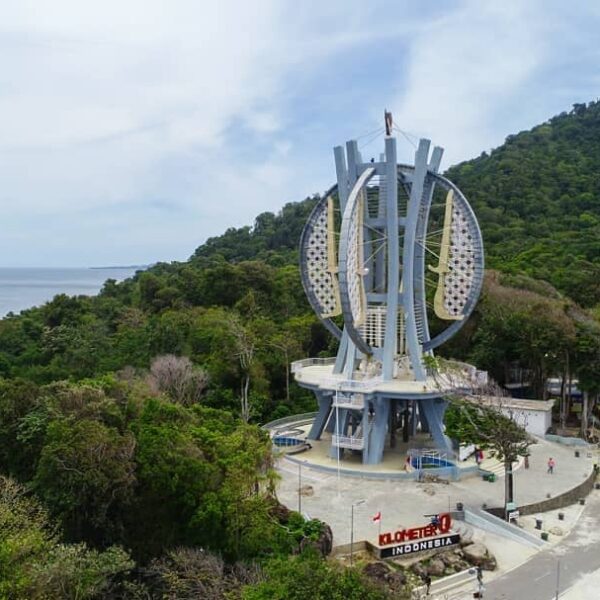 "Dari Sabang sampai Merauke, Berjajar Pulau-pulau". Masih ingat sama lirik lagu ...
