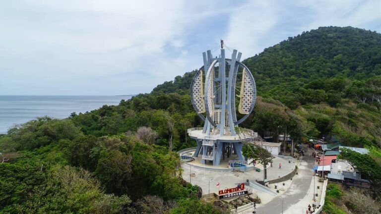 "Dari Sabang sampai Merauke, Berjajar Pulau-pulau". Masih ingat sama lirik lagu ...