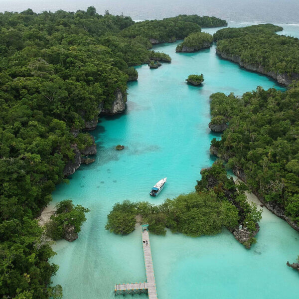 Eksotisme Laguna Bair.
.
Pulau Bair atau dalam logat masyarakat sekitar disebut ...