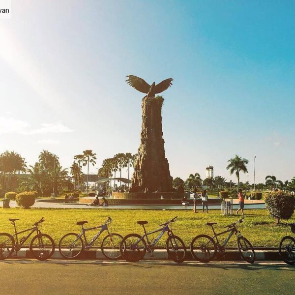 Hari ini #pesonagenpikepri diresmikan di Batam oleh karena itu mari kita 
#Repos...