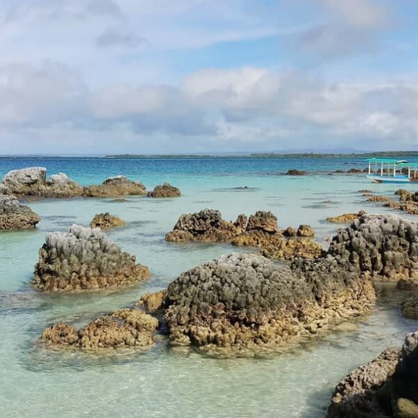 Ini dia ‘Laut Mati-nya Indonesia’, Pantai Tureloto di Kabupaten Nias Utara. Pant...
