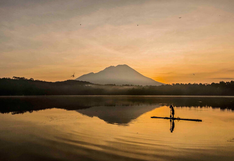 Jelajah Ranu (Ranu Klakah)
.
Ranu (danau) Klakah, yang terletak di kaki gunung L...