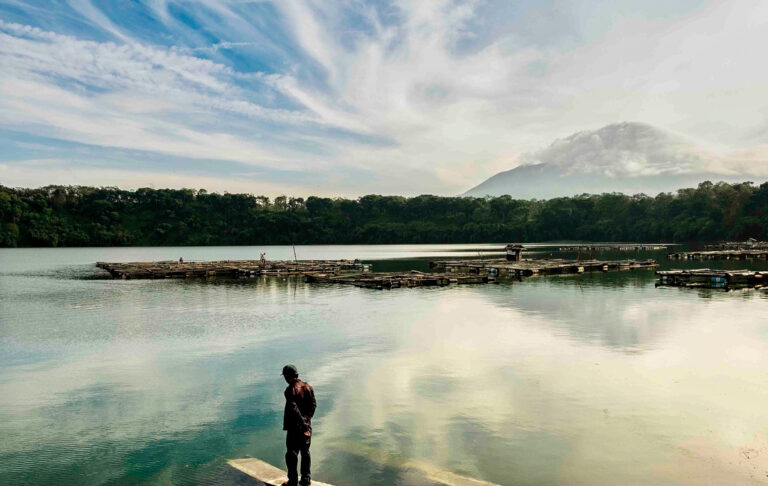 Jelajah Ranu (Ranu Pakis)
.
Ranu (danau) Pakis, yang terletak di kaki gunung Lem...