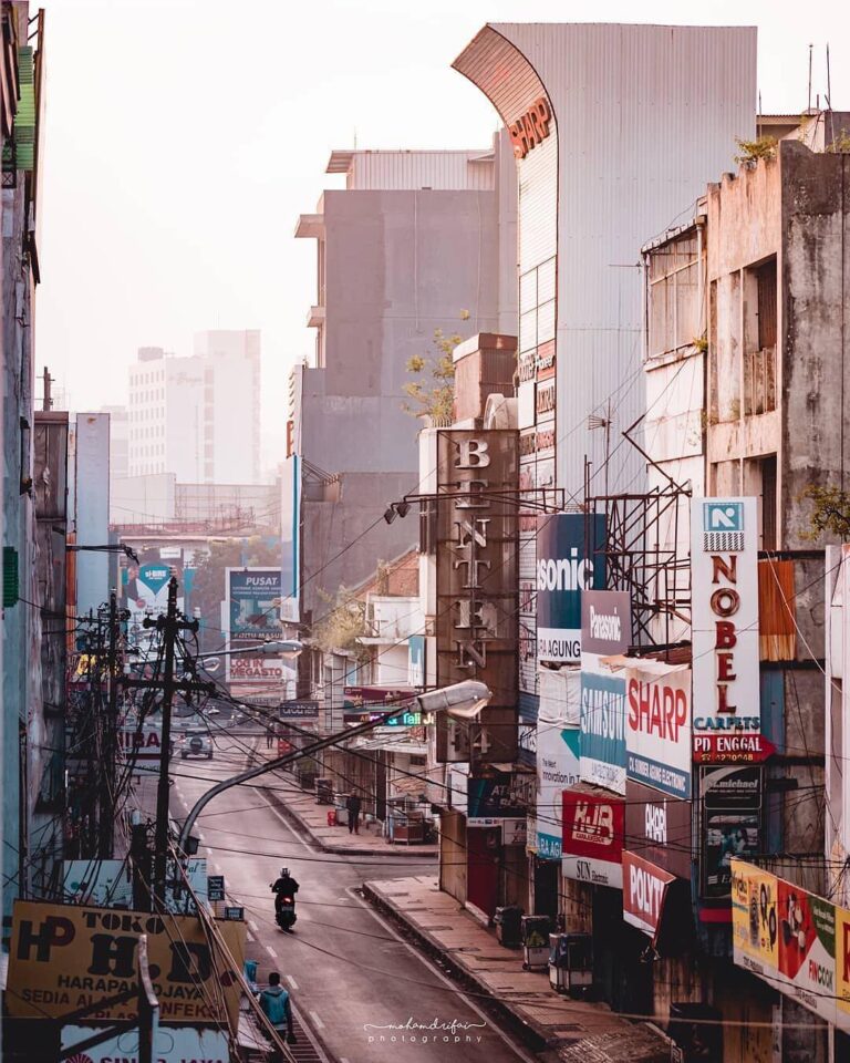 A quiet day that always make you inspired.
Captured by 
#explorebandung...