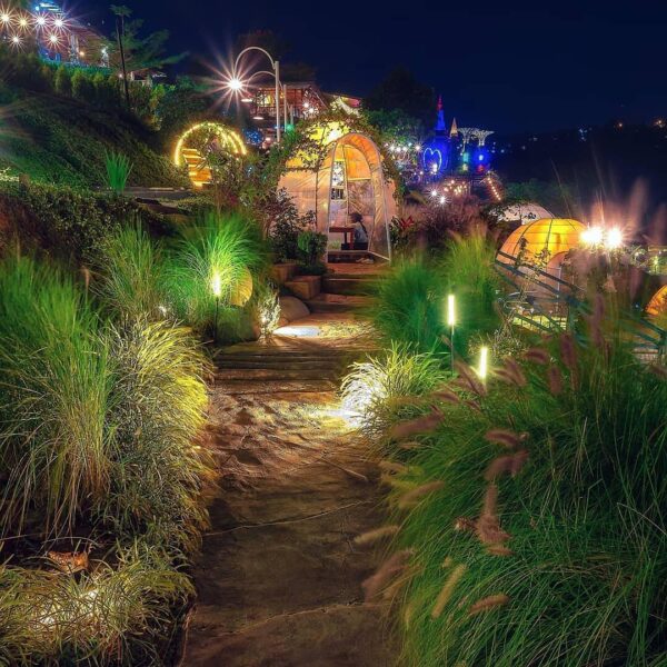 A walk through the beautiful night in a wonderful place.
-
Photo by  #exploreban...