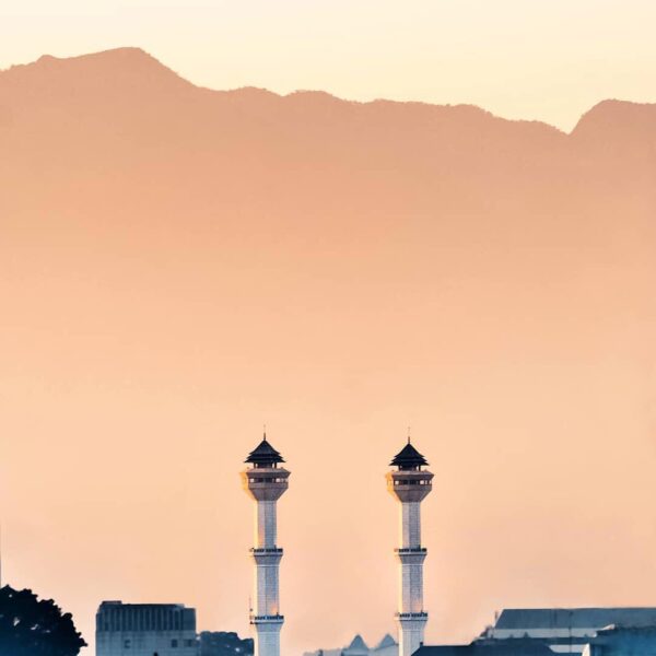 Aim for a higher purpose in life.
-
Beautiful cityscape of Bandung taken by  
#e...
