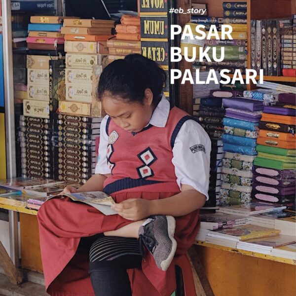 Bagi para pelajar, mahasiswa atau penikmat buku di Kota Bandung, Pasar Buku Pala...