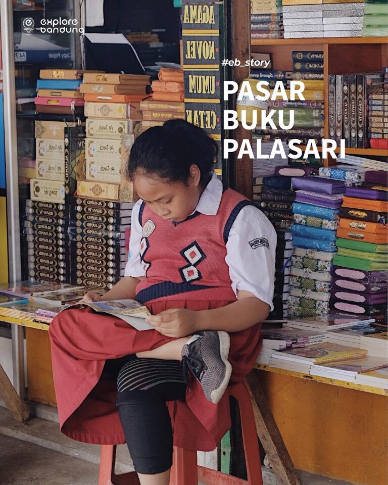 Bagi para pelajar, mahasiswa atau penikmat buku di Kota Bandung, Pasar Buku Pala...