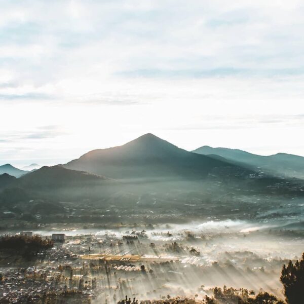 Be grateful for the nature greets you everyday with a view like this. Photo by 
...
