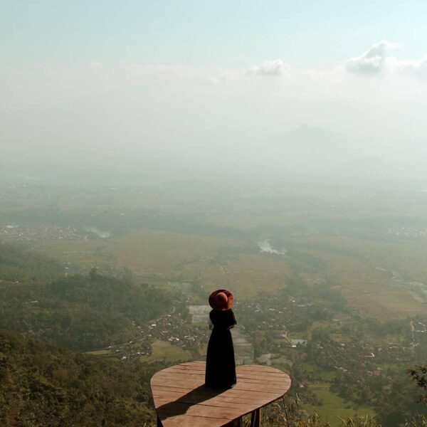 Be the change you wish the world could be. Captured by 
#explorebandung
-

Kompe...
