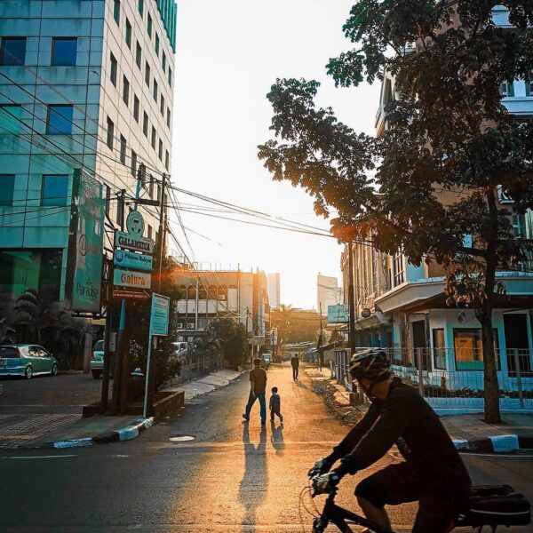 Chasin' the sun, look who's gonna make it today.
-
Captured by 
#explorebandung...